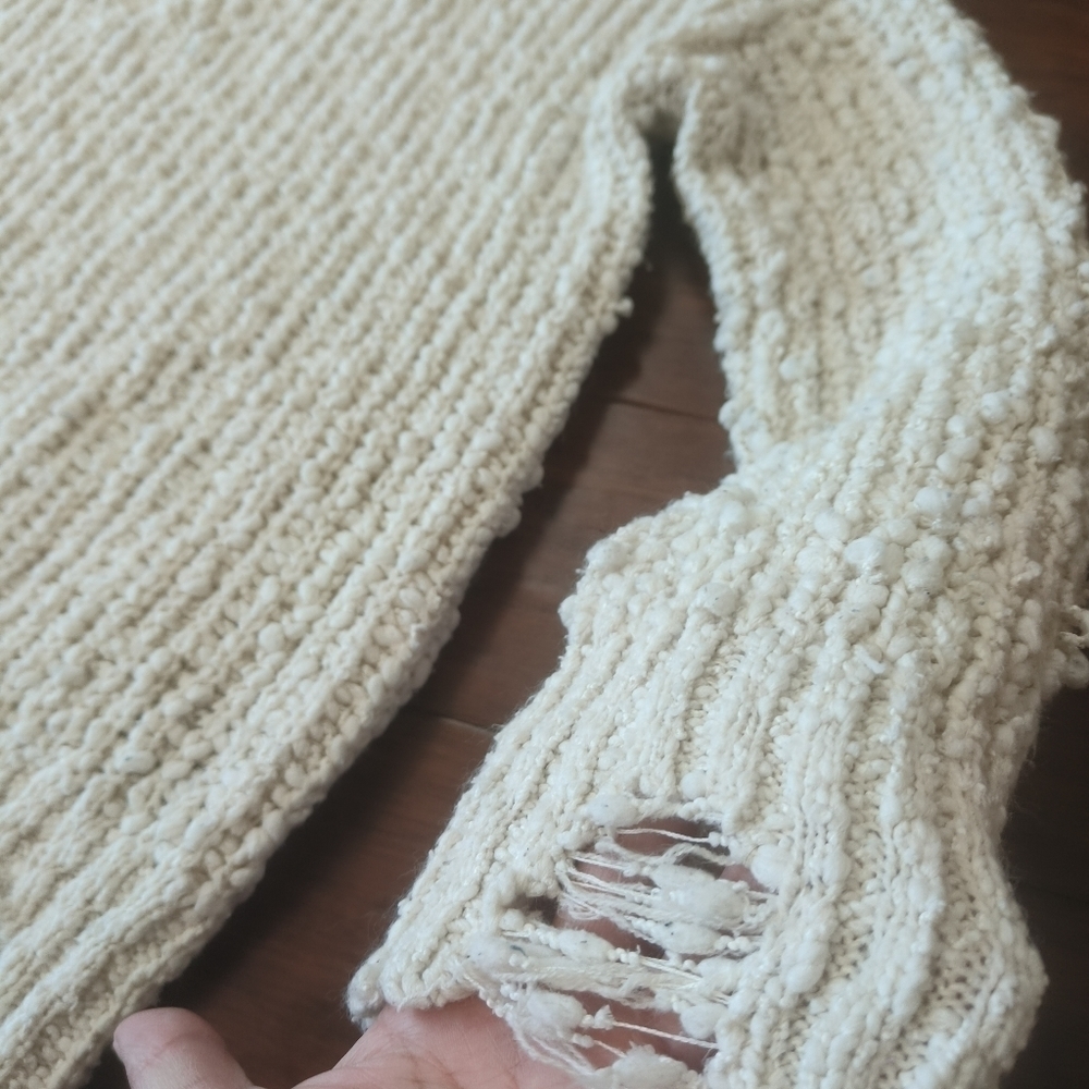 Wish list white / cream  knit sweater with worn‎ details size M/L V-neck western - Picture 7 of 9